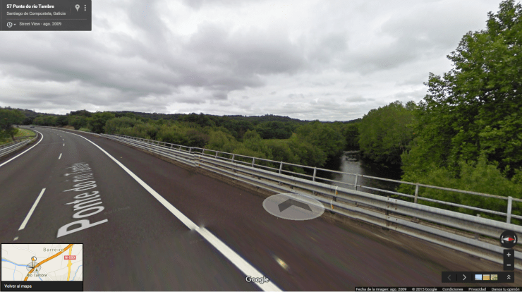 Frondosidad de la vegetación en als orillas del Tambre (Google Maps)